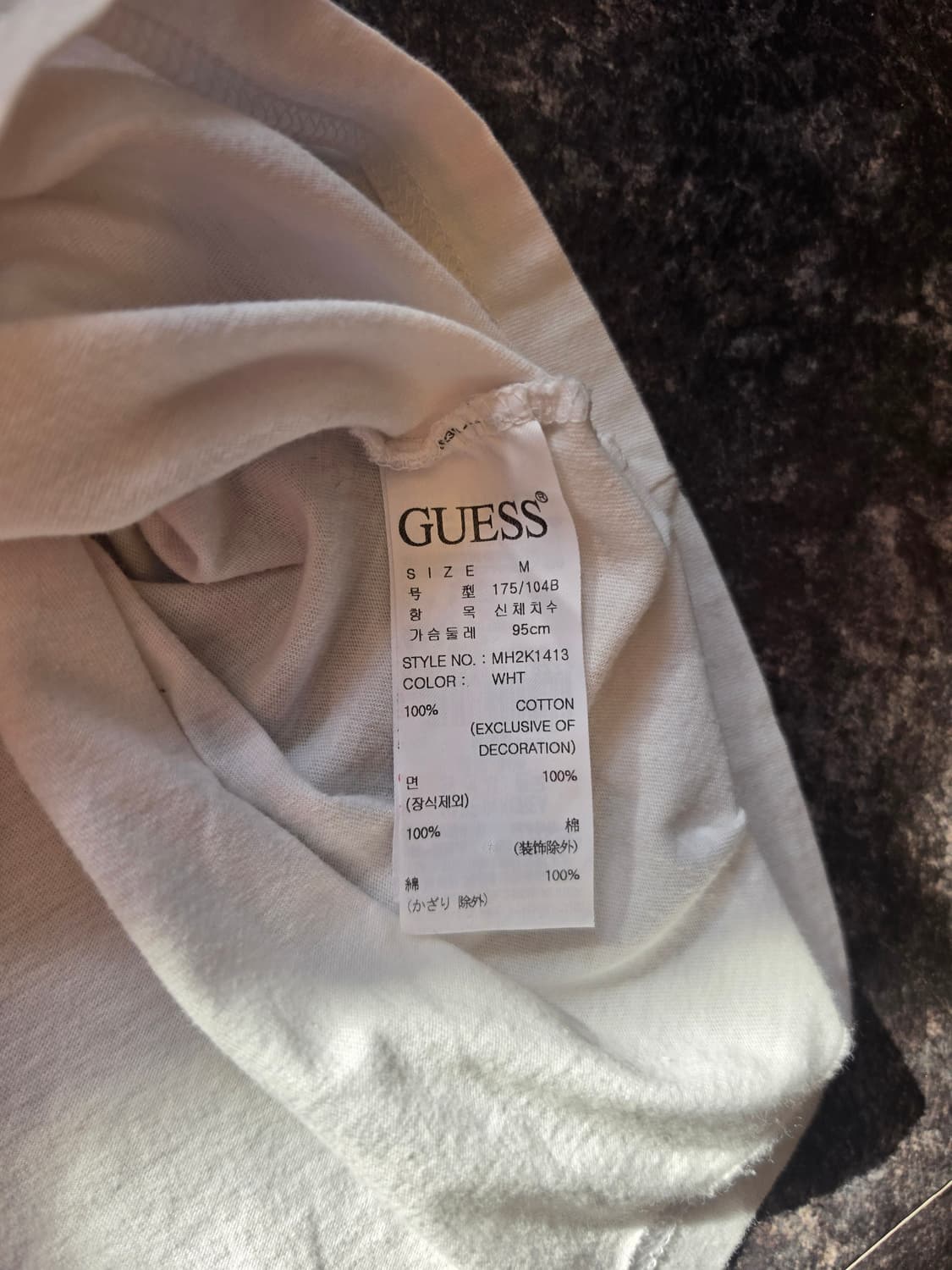 게스(GUESS) 화이트 그래픽 반팔 티셔츠 -M 상품이미지4