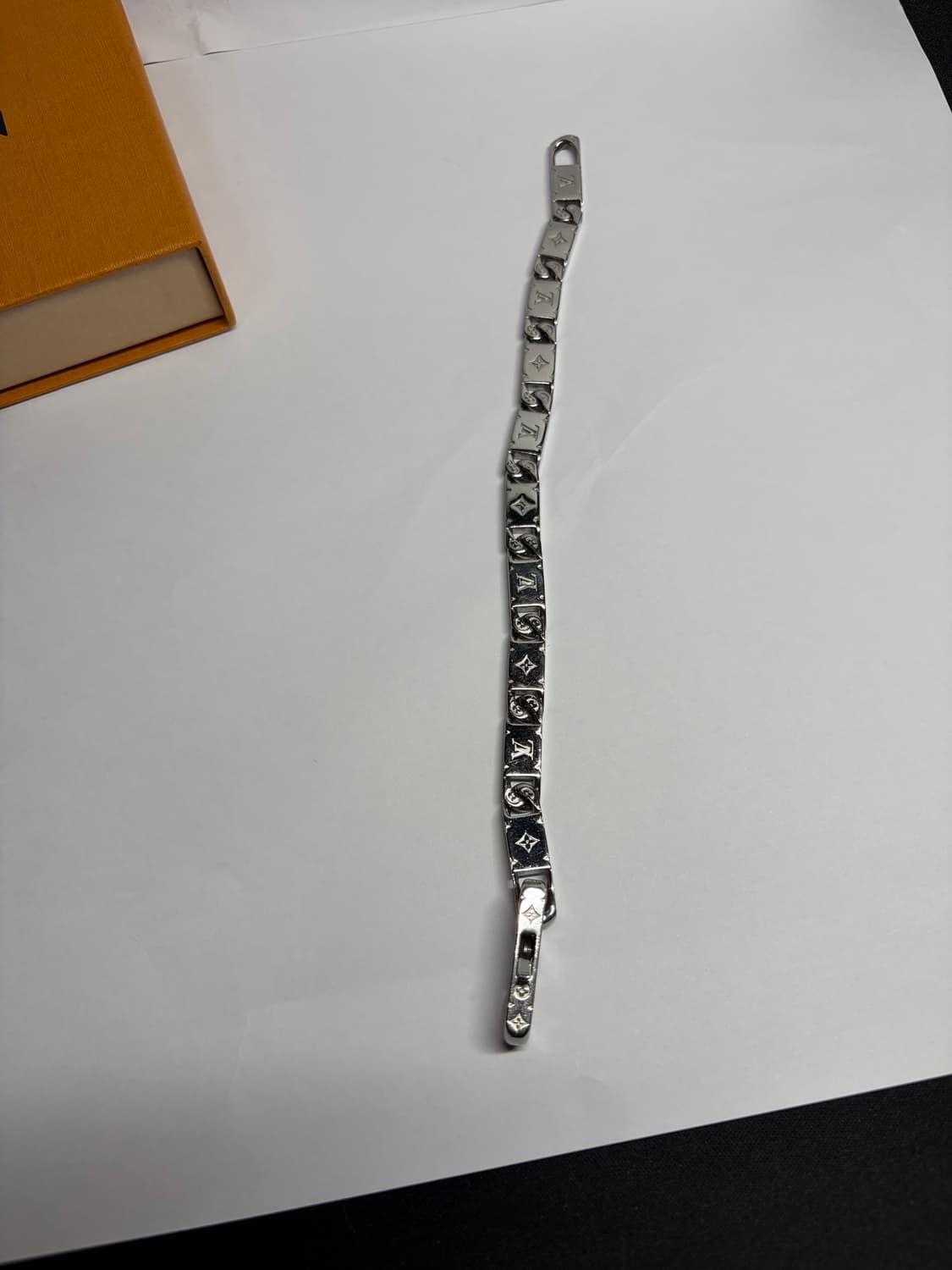 루이비통 모노그램 타이드 업 팔찌 상품이미지3