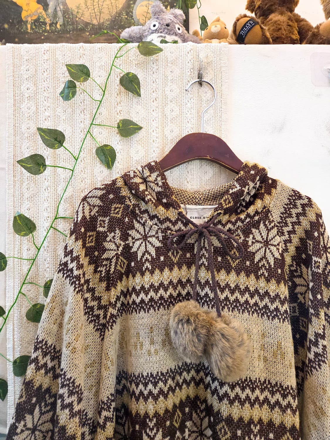 눈꽃 폼폼 케이프 니트 상품이미지2