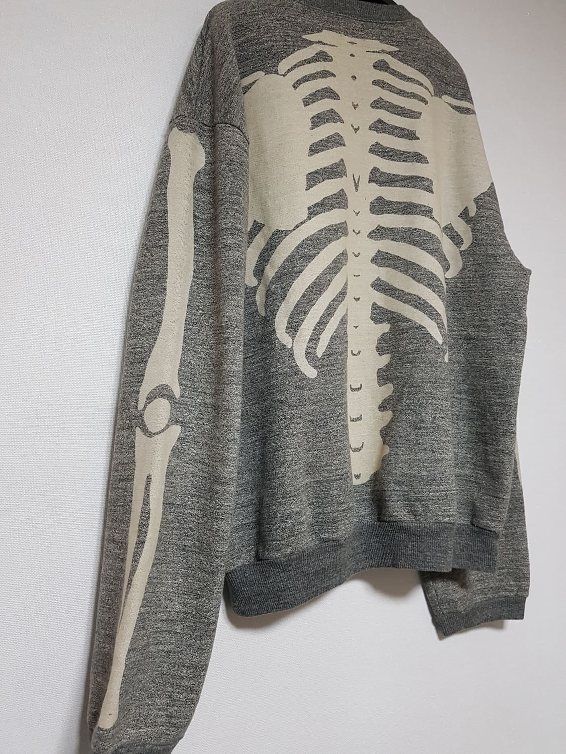 캐피탈 본 맨투맨 티셔츠 그레이 상품이미지4