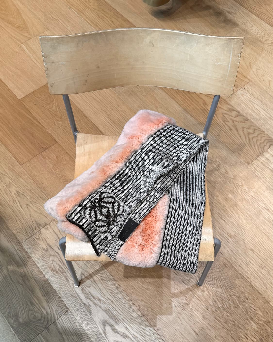 로에베 핑크 애너그램 머플러  상품이미지1