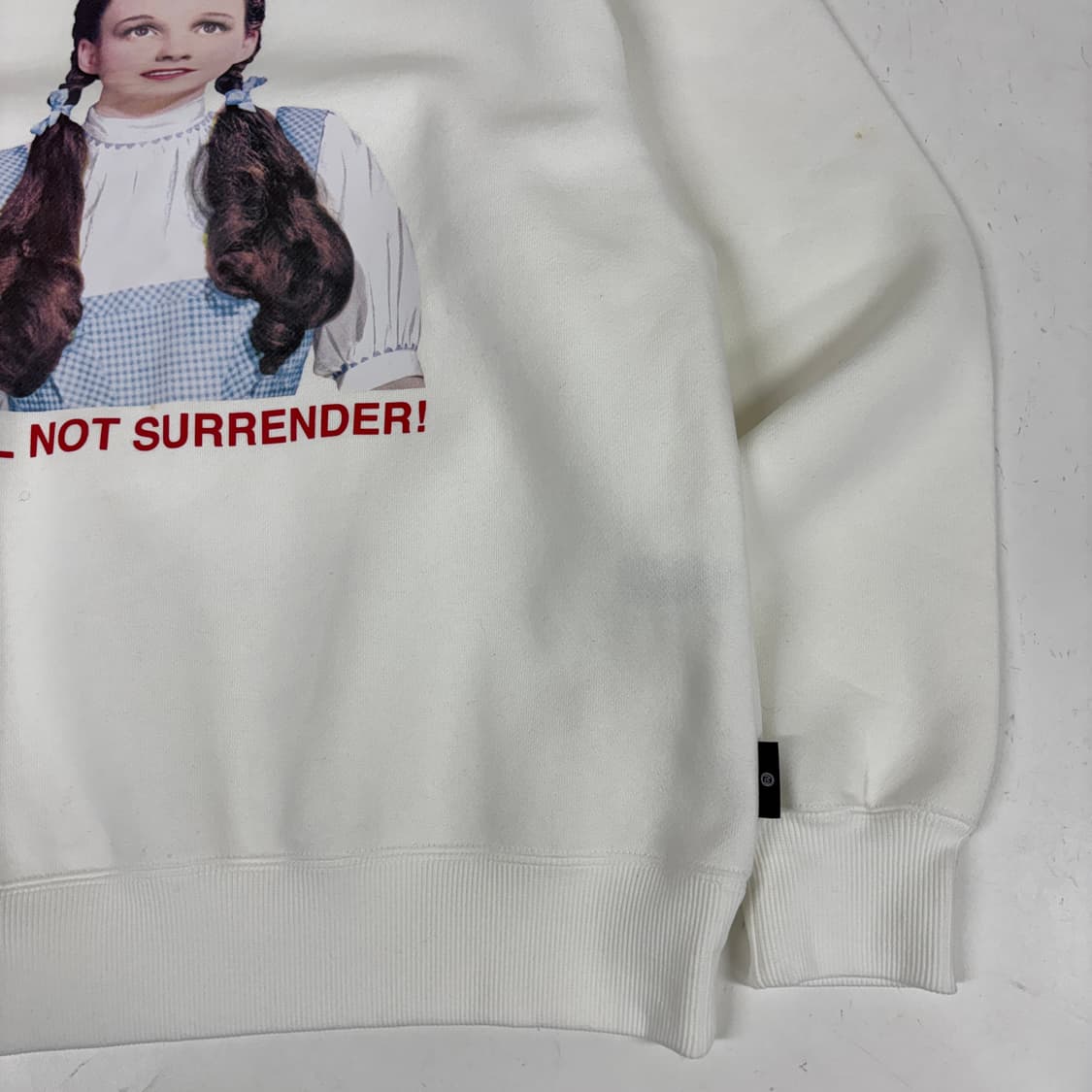 GU x 언더커버 오즈의마법사 도로시 맨투맨 상품이미지5