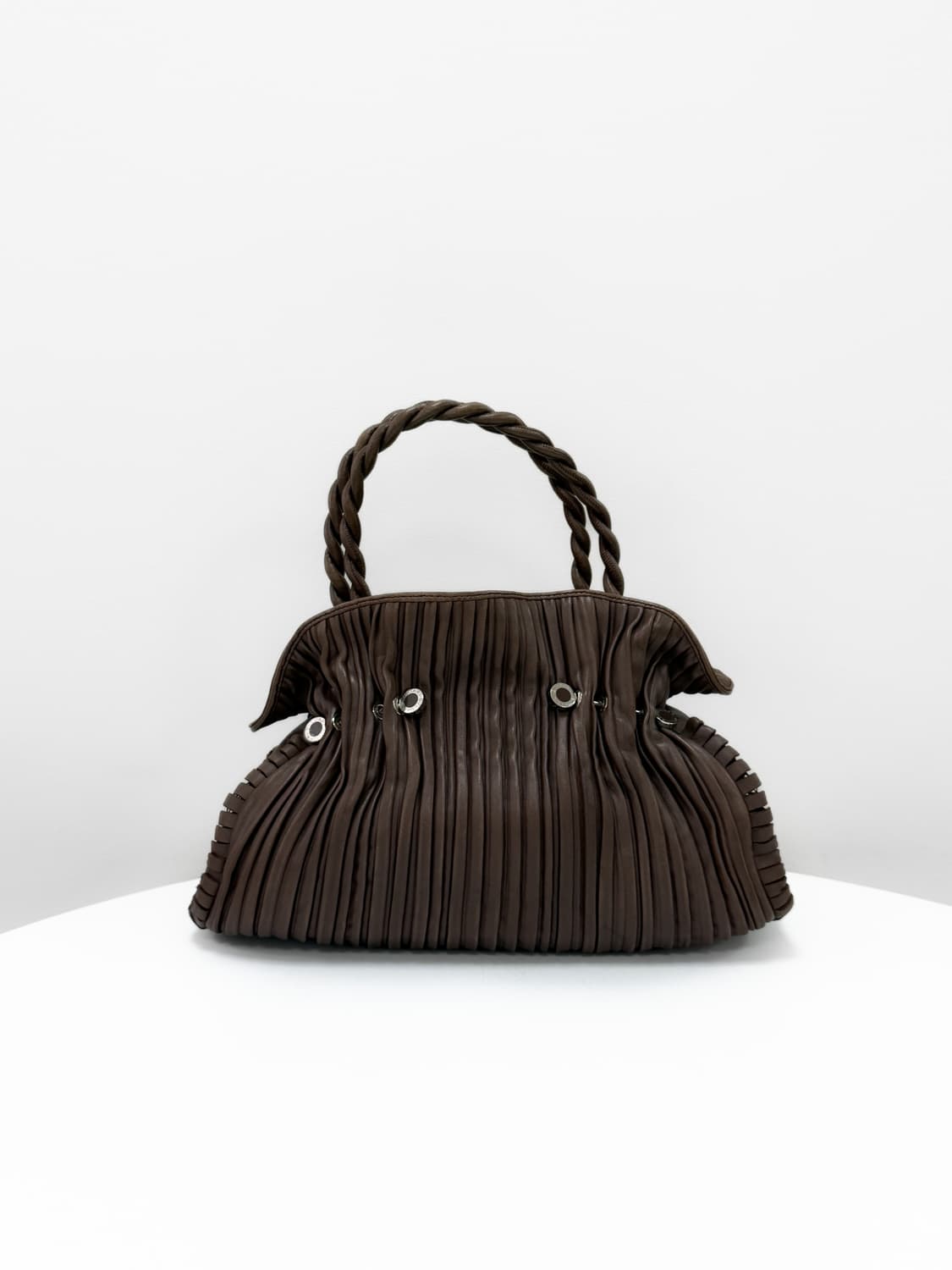 불가리 트위스트 플리츠 나파 레더 토트백 상품이미지3