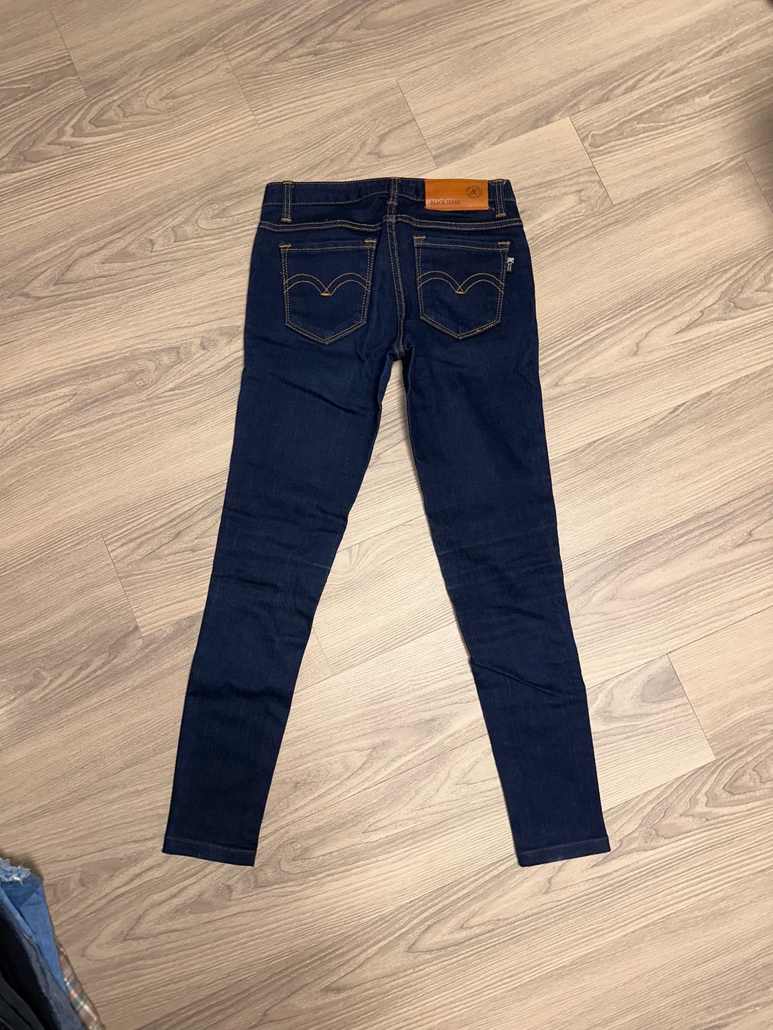 로우라이즈 진청데님팬츠 스키니진 블랙진 상품이미지4