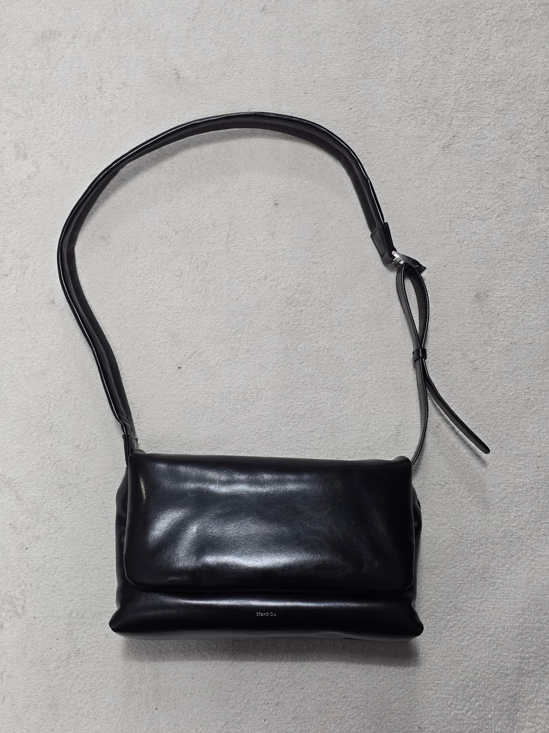 Stand oil 스탠드오일 플러피백 블랙  상품이미지1