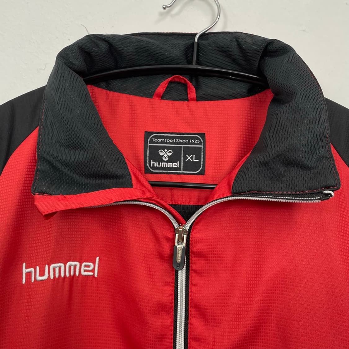 험멜 Hummel 레드 배색 트레이닝 바람막이 집업 XL 상품이미지2