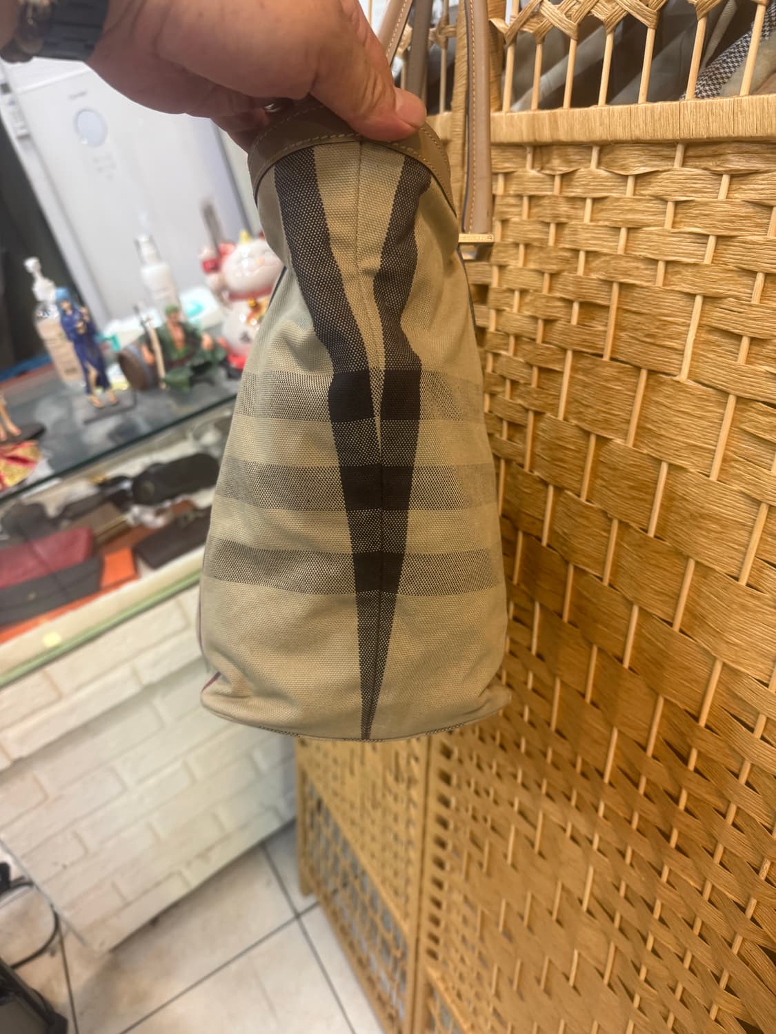 정품 버버리 체크 빈티지 쇼퍼백 팝니다 상품이미지2