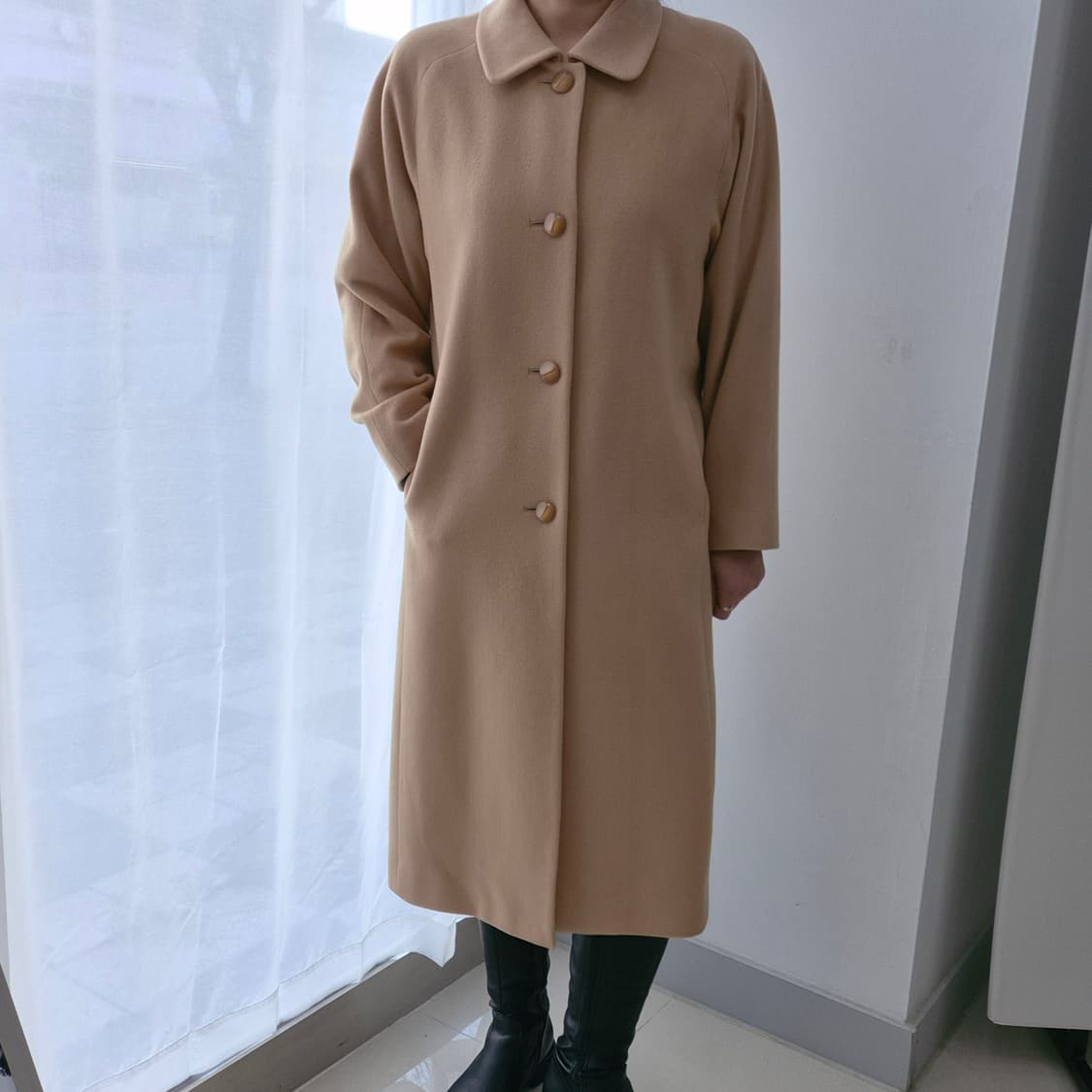 울100 베이지 라운드카라 클래식 롱코트 상품이미지1