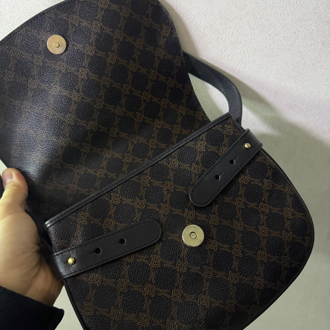 빈티지 발리 로고 라운드 크로스백 상품이미지8