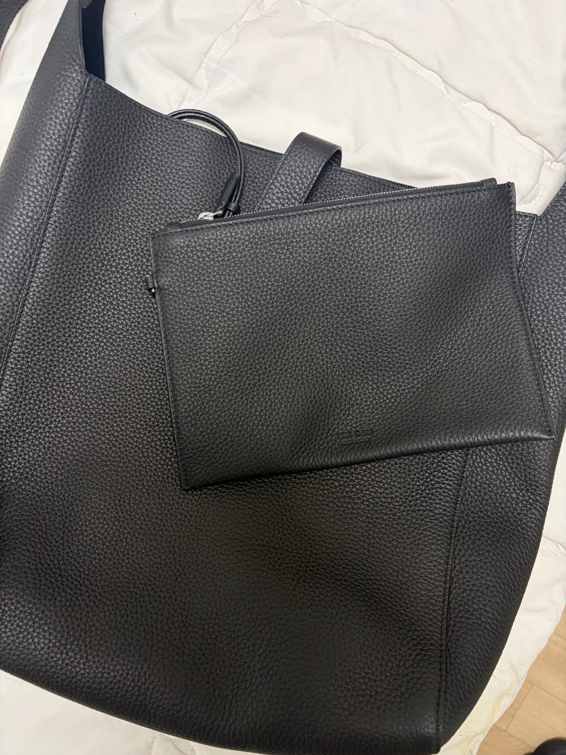 더 로우 블레이크 호보백 블랙 상품이미지4