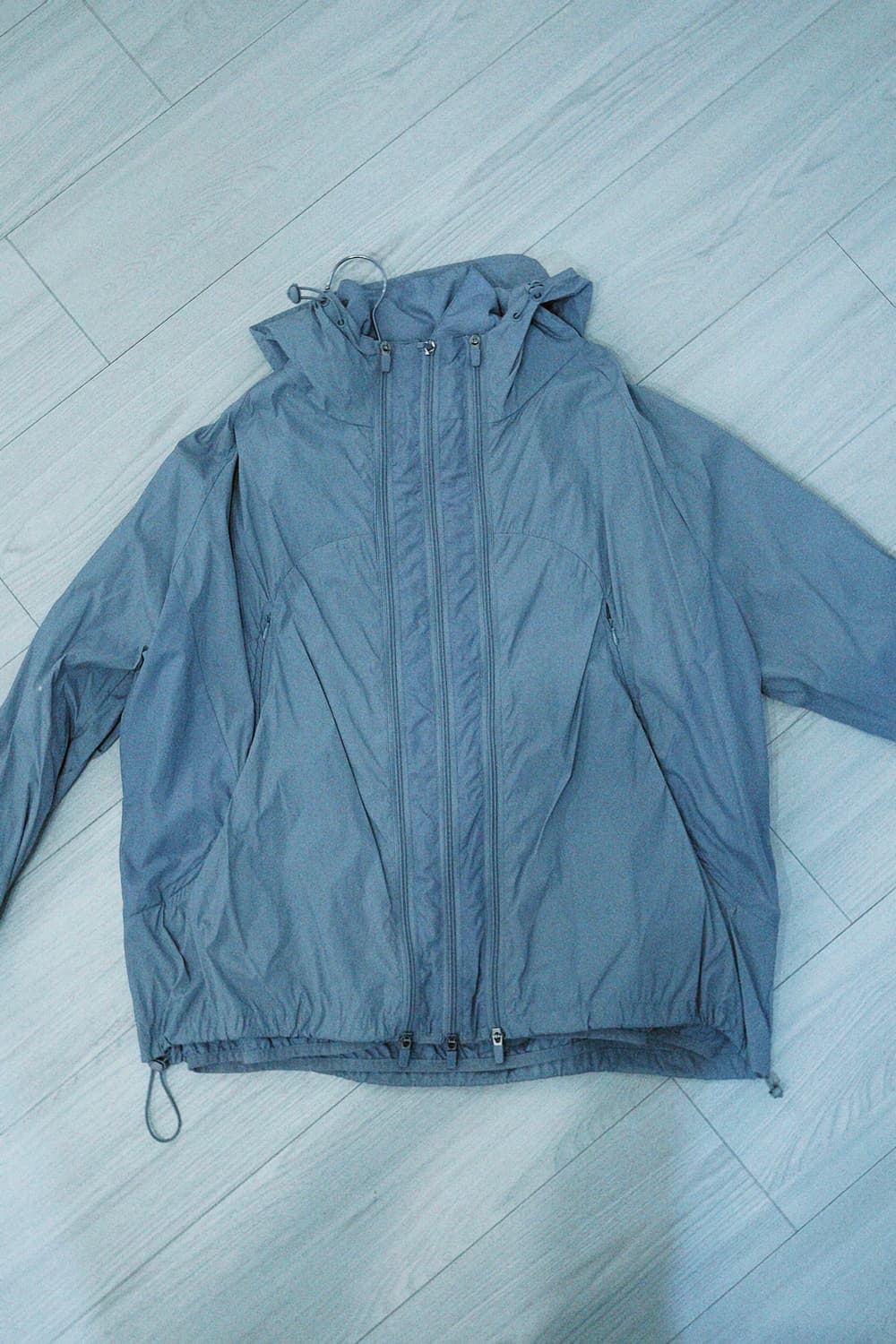 누피크 윈드브레이커 1사이즈입니다. 상품이미지1