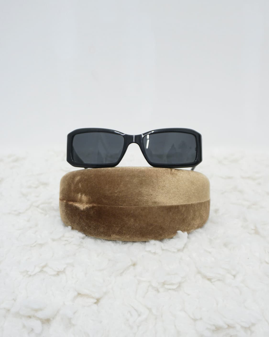 MIU MIU logo temple sunglasses 상품이미지5