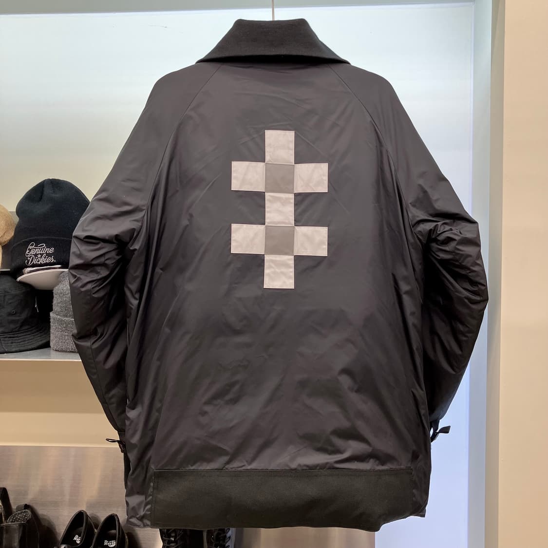 꼼데가르송 x 캐나다구스 자수 다운자켓 상품이미지2