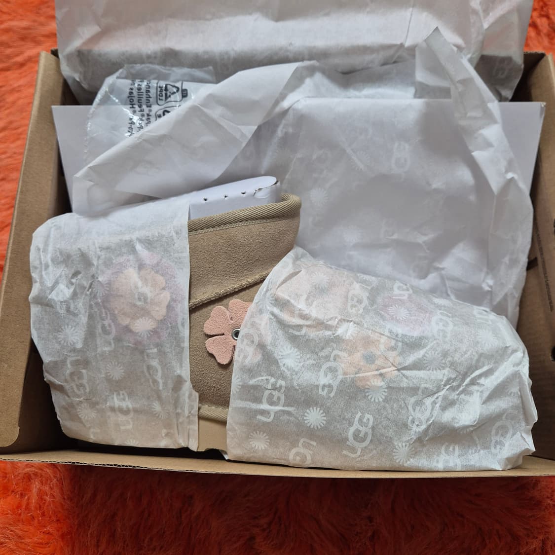 UGG  어그 클래식 울트라 미니 플레어 아플리케 USA 7 상품이미지7