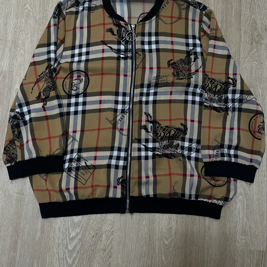 버버리 프로썸 노바체크 빅로고 집업 자켓  상품이미지3