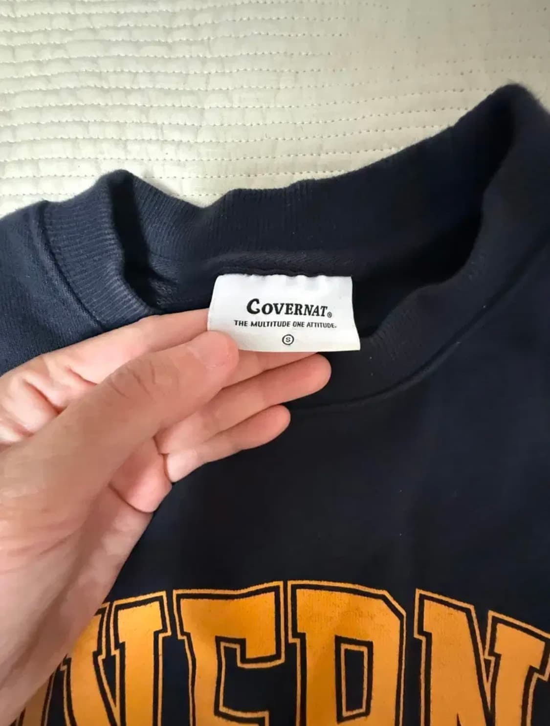 커버낫 옐로우로고 네이비맨투맨 S 상품이미지4