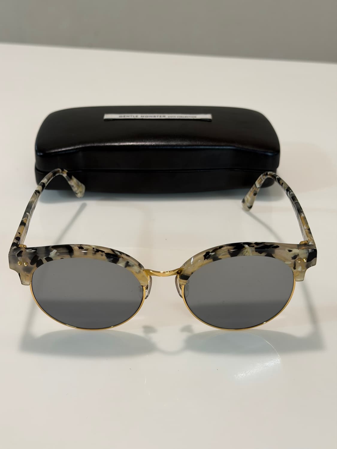 젠틀몬스터 문컷 하금테 선글라스 정가 249,000원 실착 적어 신품컨디 상품이미지1