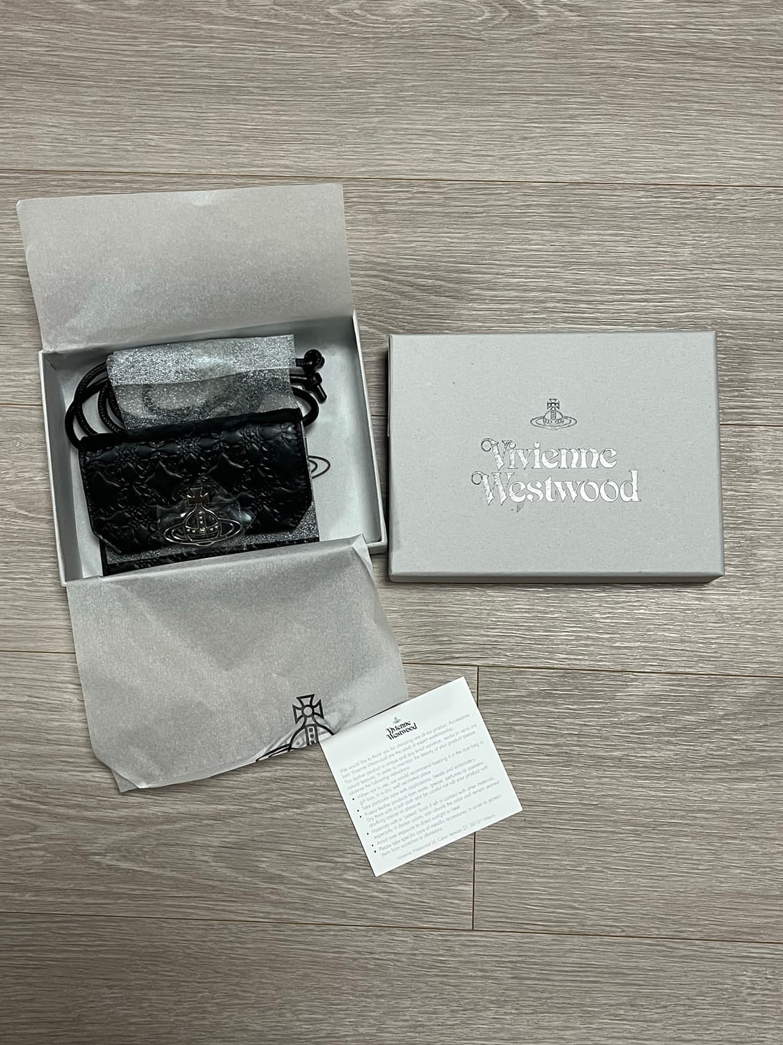 (새상품) 비비안웨스트우드 카드지갑 스트랩 상품이미지1