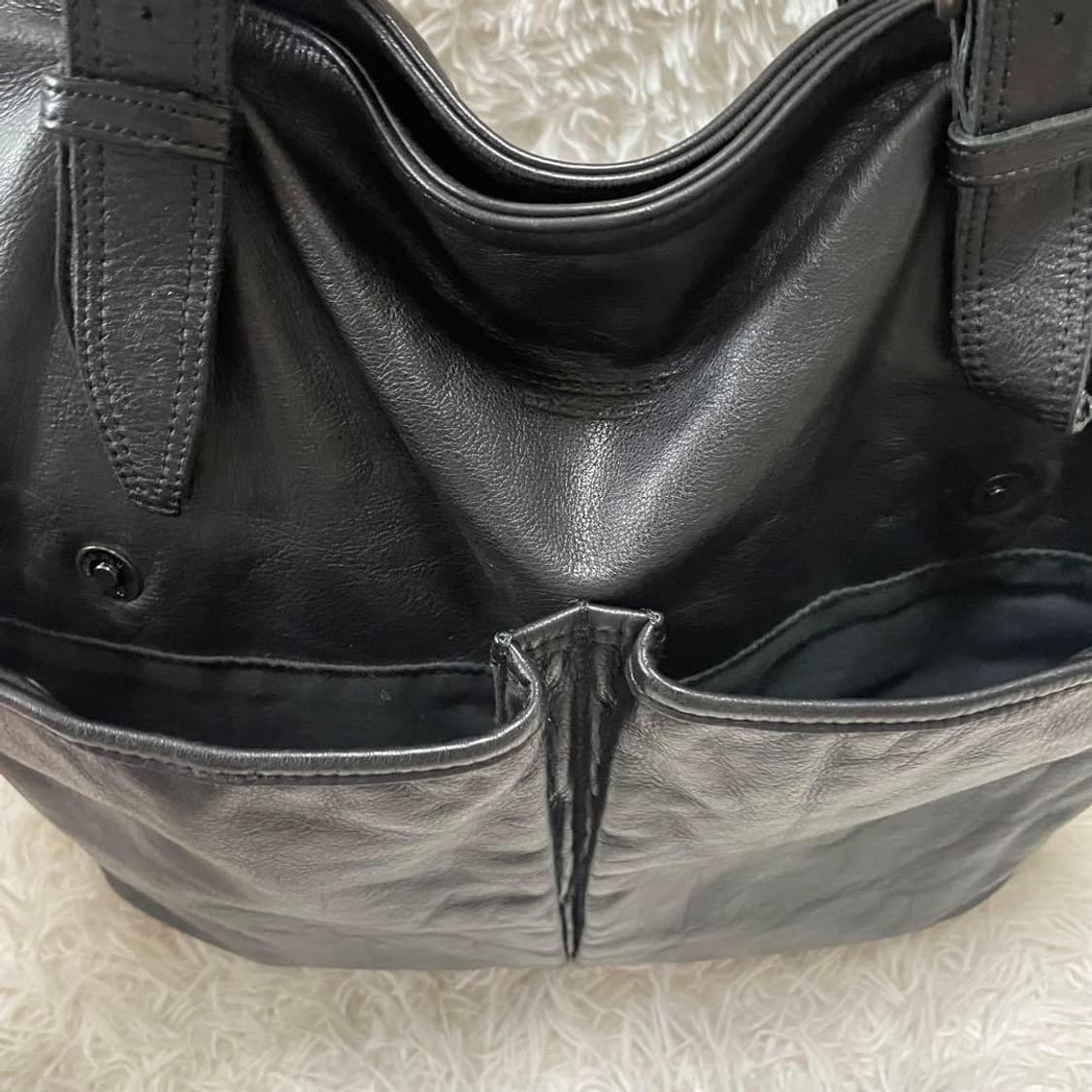 버버리 블랙 소가죽 버클 토트백 크로스백 상품이미지8