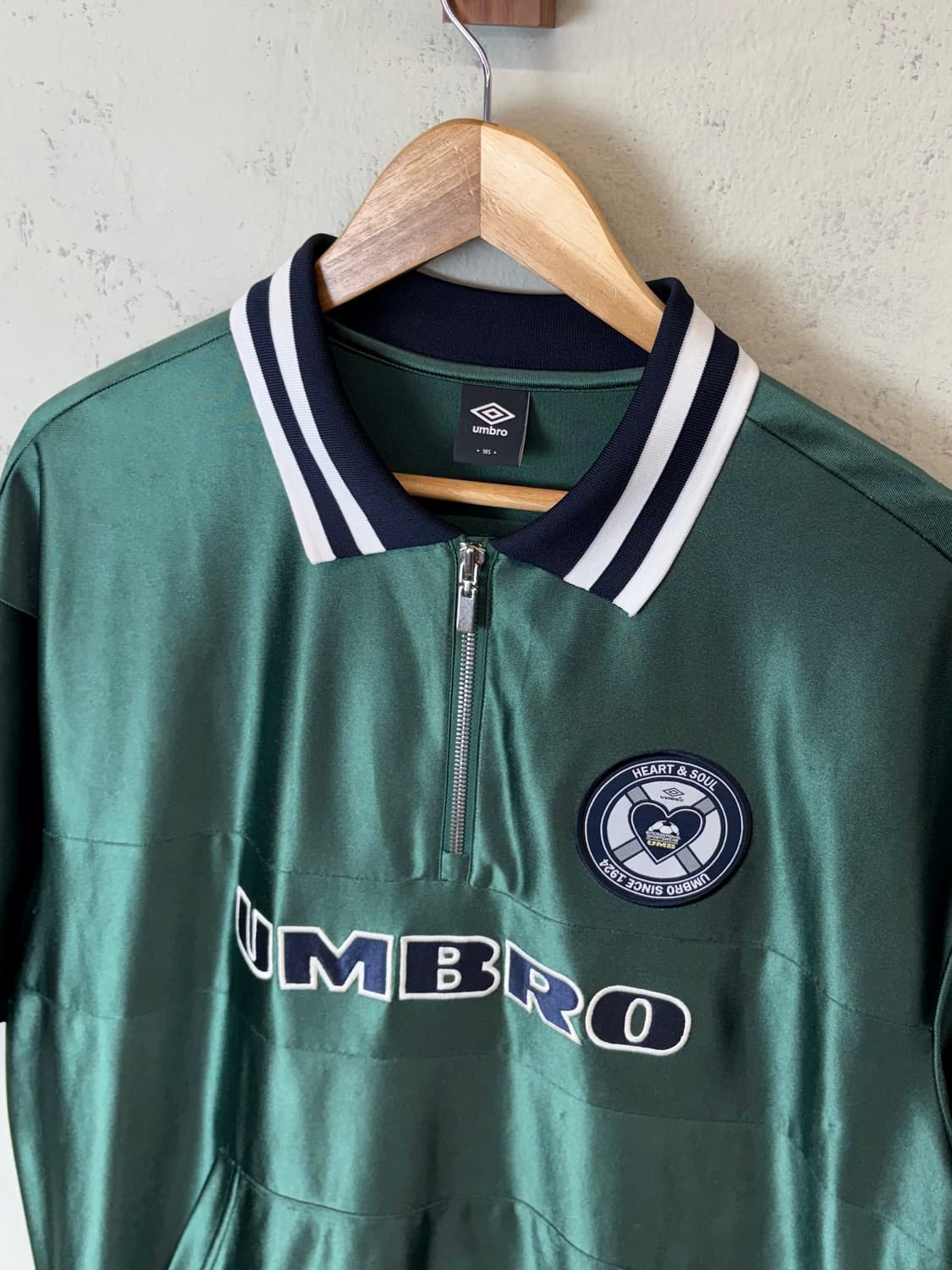 엄브로 사틴 풋볼 하프집업 반팔티 상품이미지5