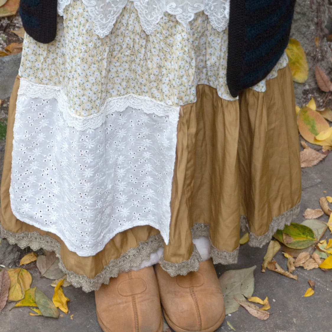 카라멜 크림 패치 스커트 상품이미지1