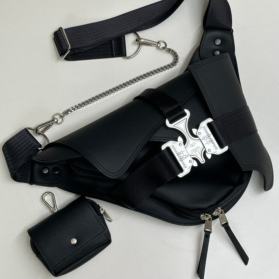 이우가마카라스 크로우 버클 백 상품이미지3