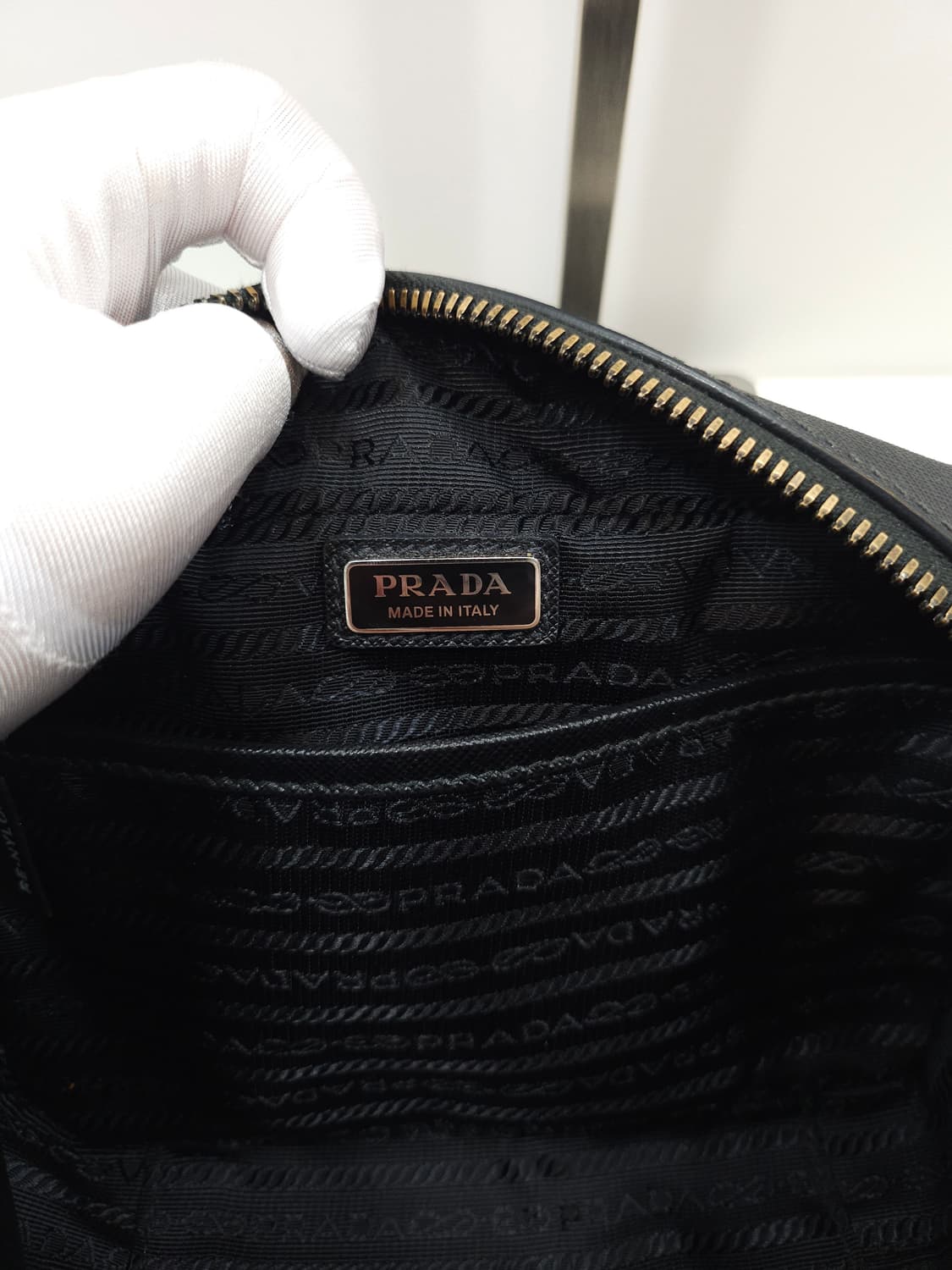 프라다 브리크 리나일론 사피아노 크로스백 상품이미지8