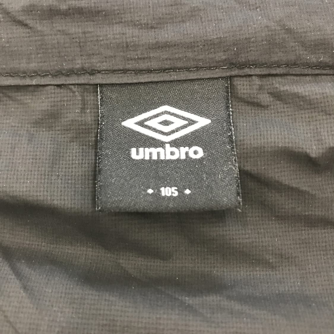 엄브로 UMBRO 에어스루 스탠넥 바람막이 [105] 상품이미지4