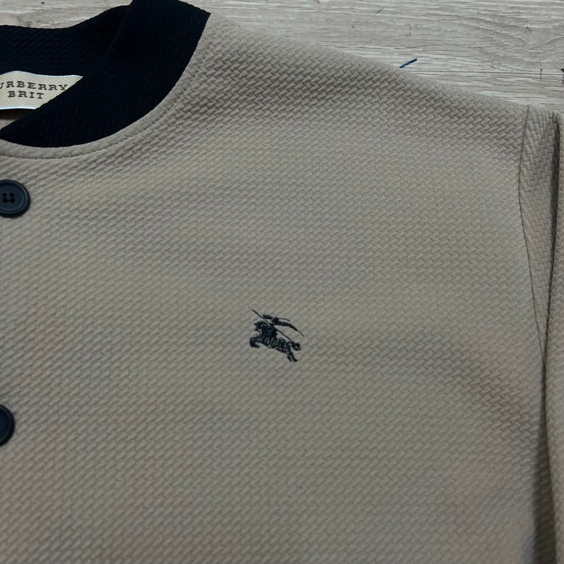 버버리 브릿 여성 기마로고 시어서커 버튼업 가디건 [베이지] XL/105 상품이미지4