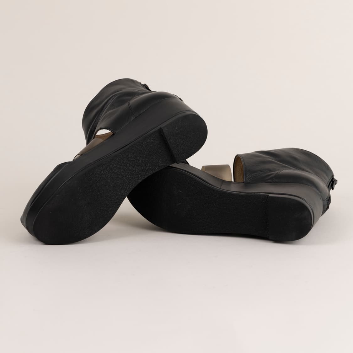 flat apartment 나막신 웨지힐 블랙 37.5 상품이미지9