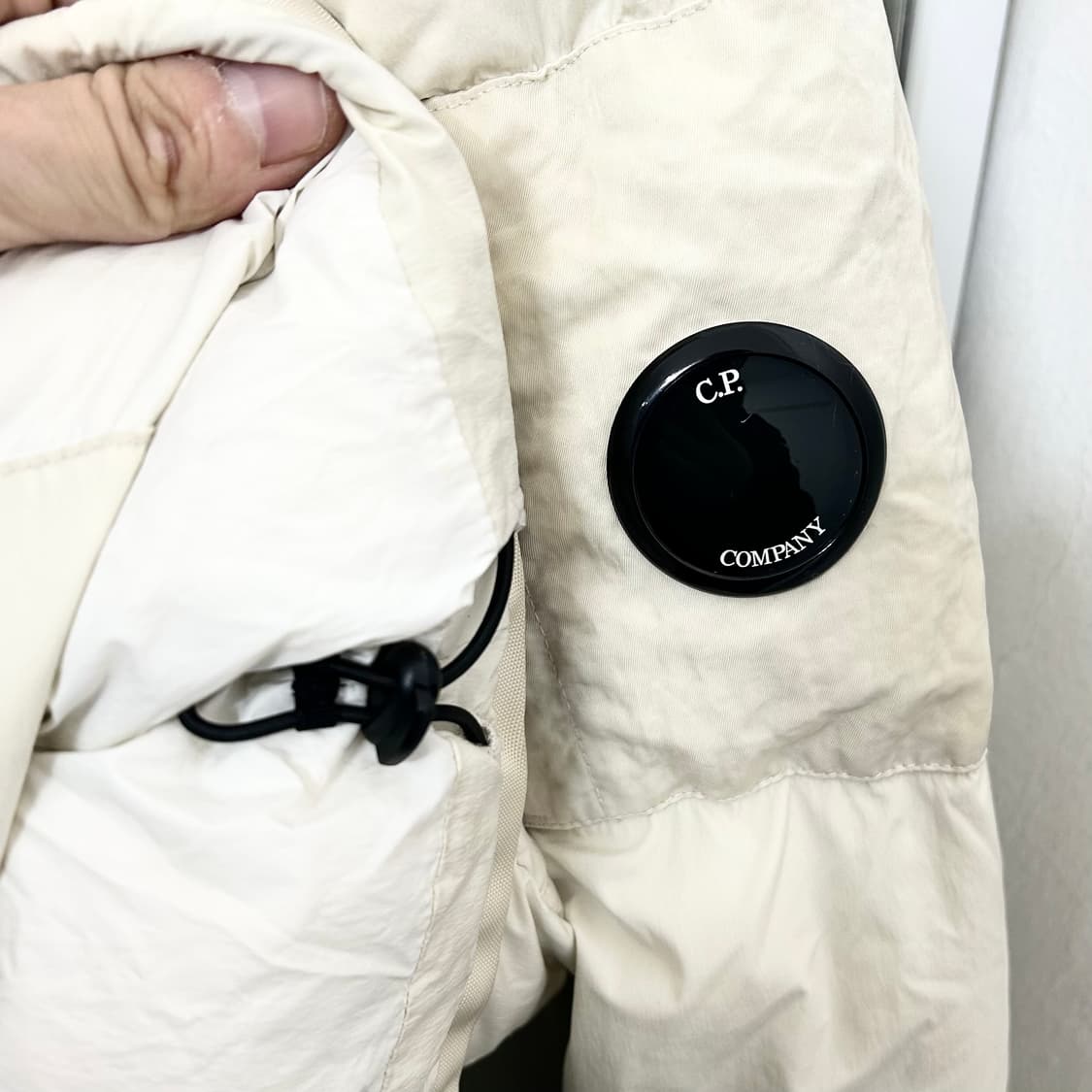 CP 컴퍼니 NYCRA 렌즈 다운 패딩 상품이미지6