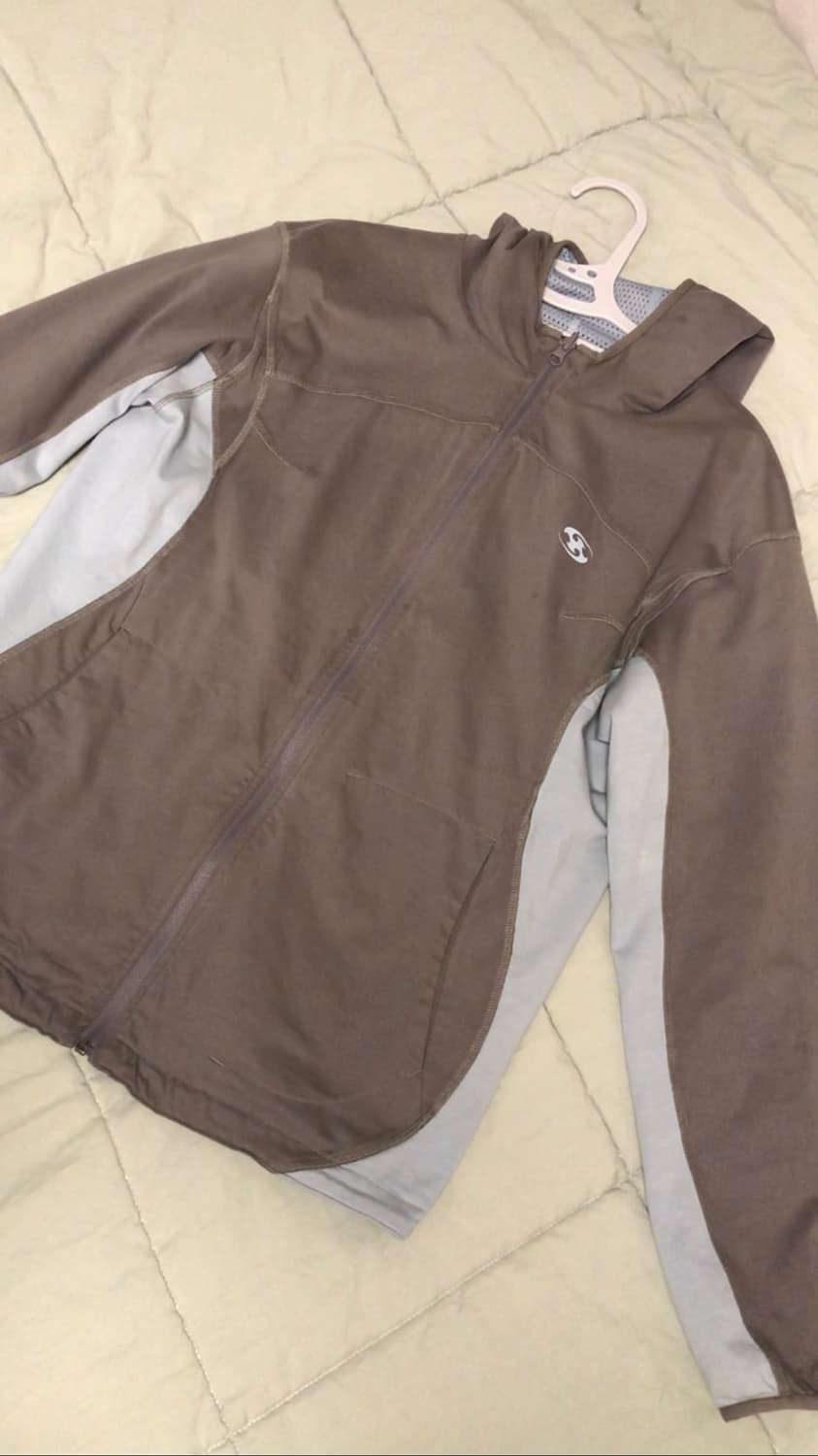 산산기어 푸마 리버시블 후드 집업 브라운 2 상품이미지4