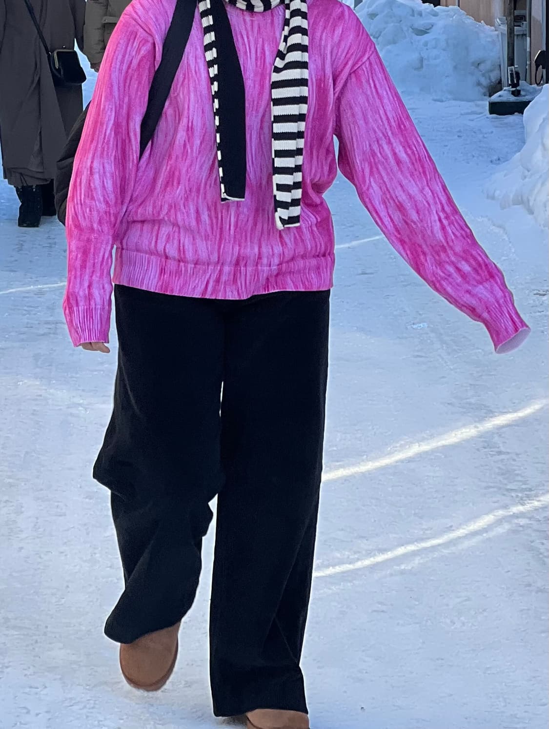 스투시 프린트 퍼 스웨터 핑크 상품이미지2