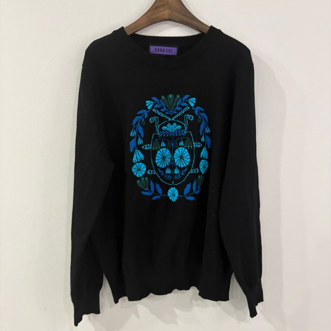 안나수이 블랙 자수 니트 스웨터 105 상품이미지1