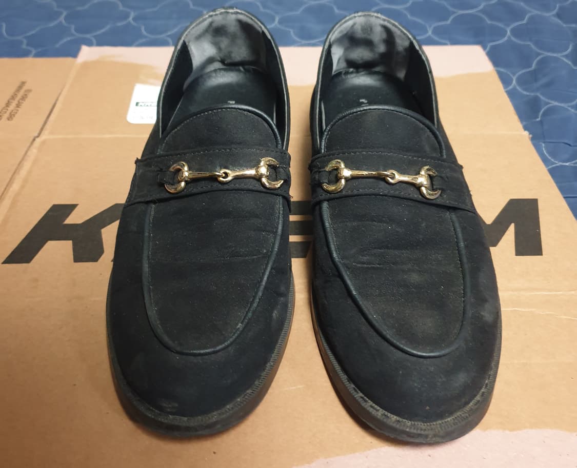 퍼블릭가든 금장 스웨이드 페니로퍼 블랙 (260) 상품이미지1