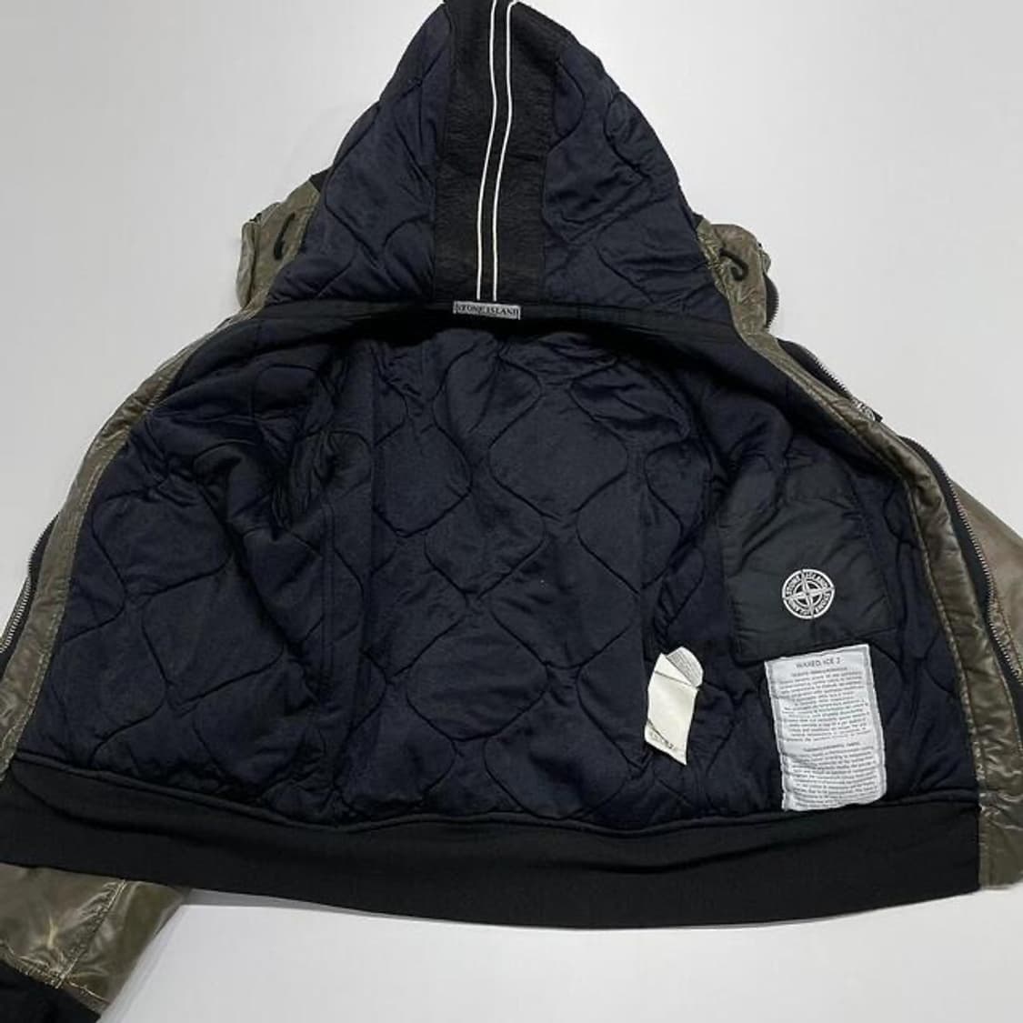 스톤아일랜드 10/11 왁스드 아이스2 봄버 자켓 (S 상품이미지7