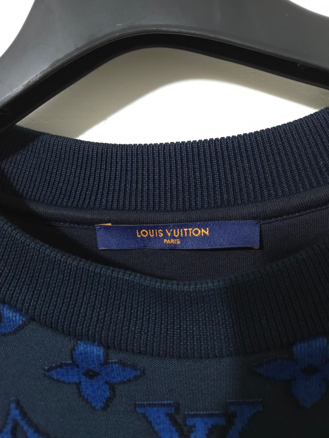 [새상품급] 루이비통 풀 모노그램 그라디언트 필쿠페 맨투맨 L Size 상품이미지2