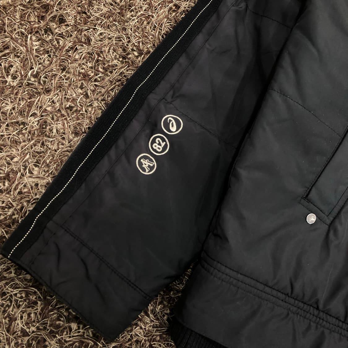 아식스 00s 바람막이 점퍼 상품이미지3