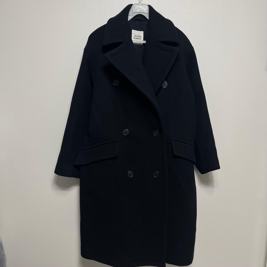 스튜디오 톰보이 블랙 코트  상품이미지1