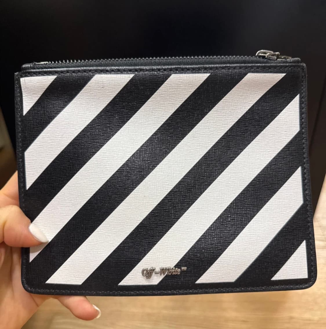 [정품] 오프화이트 디아고날 스트라이프 클러치 지브라 파우치  상품이미지2
