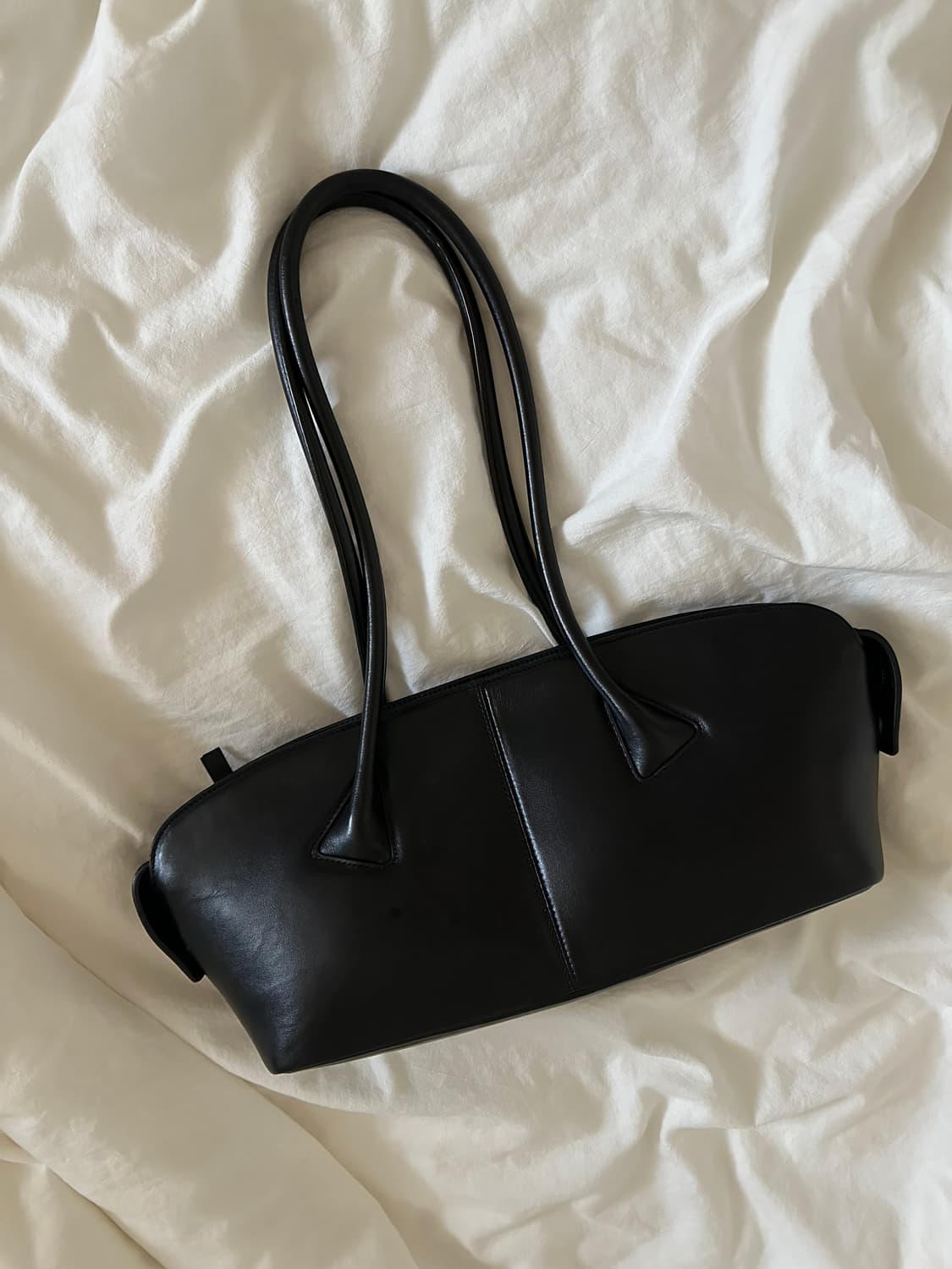 로우클래식 바게트 숄더백 상품이미지1