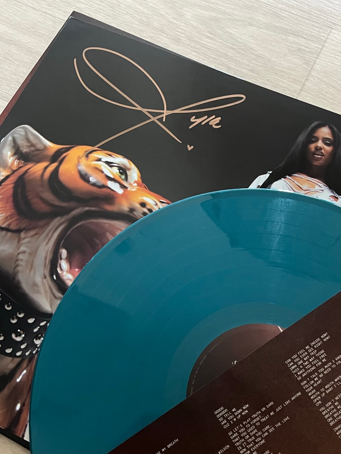 tyla 사인 LP vinyl 상품이미지1