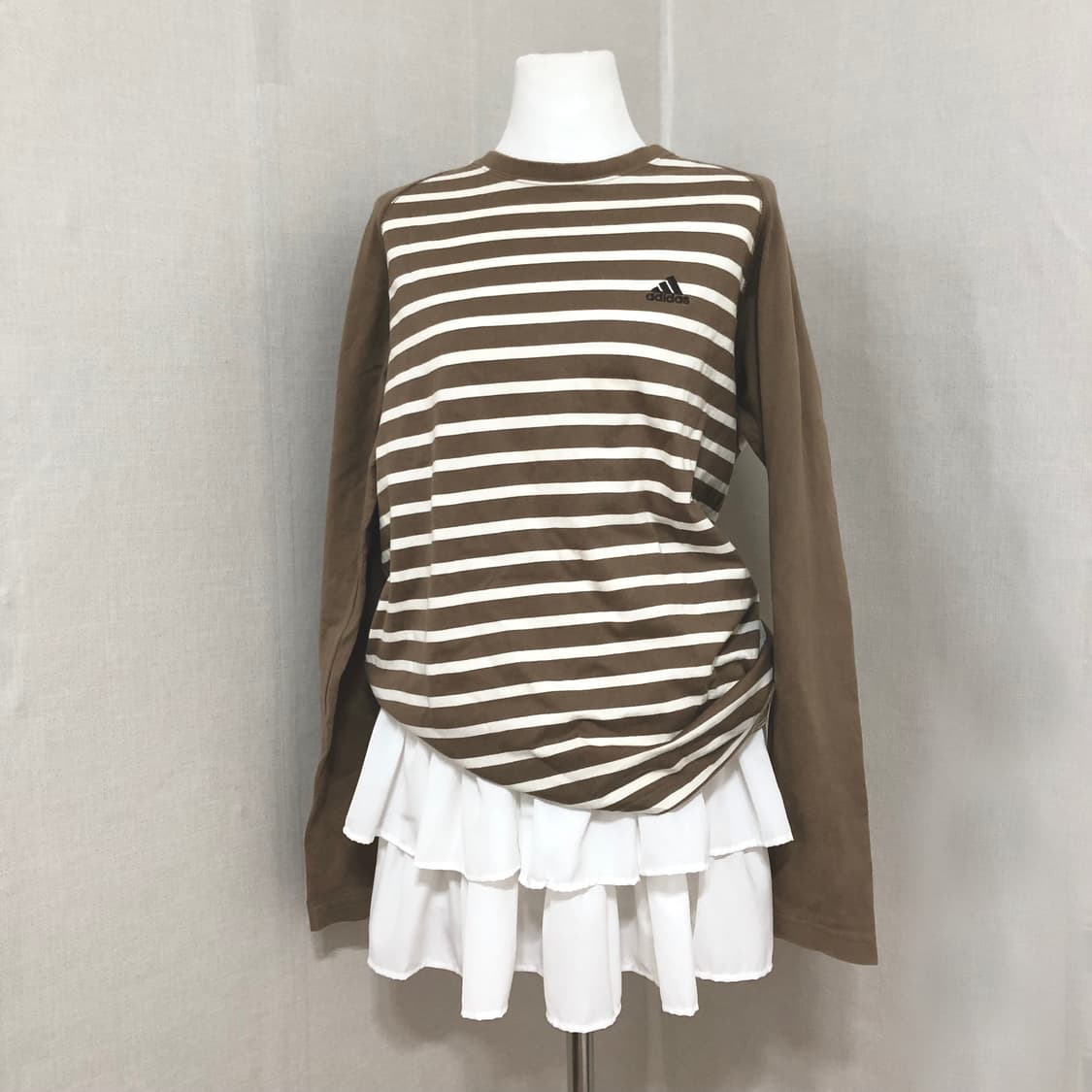 아디다스 스트라이프 브라운 슬리브 L 상품이미지1