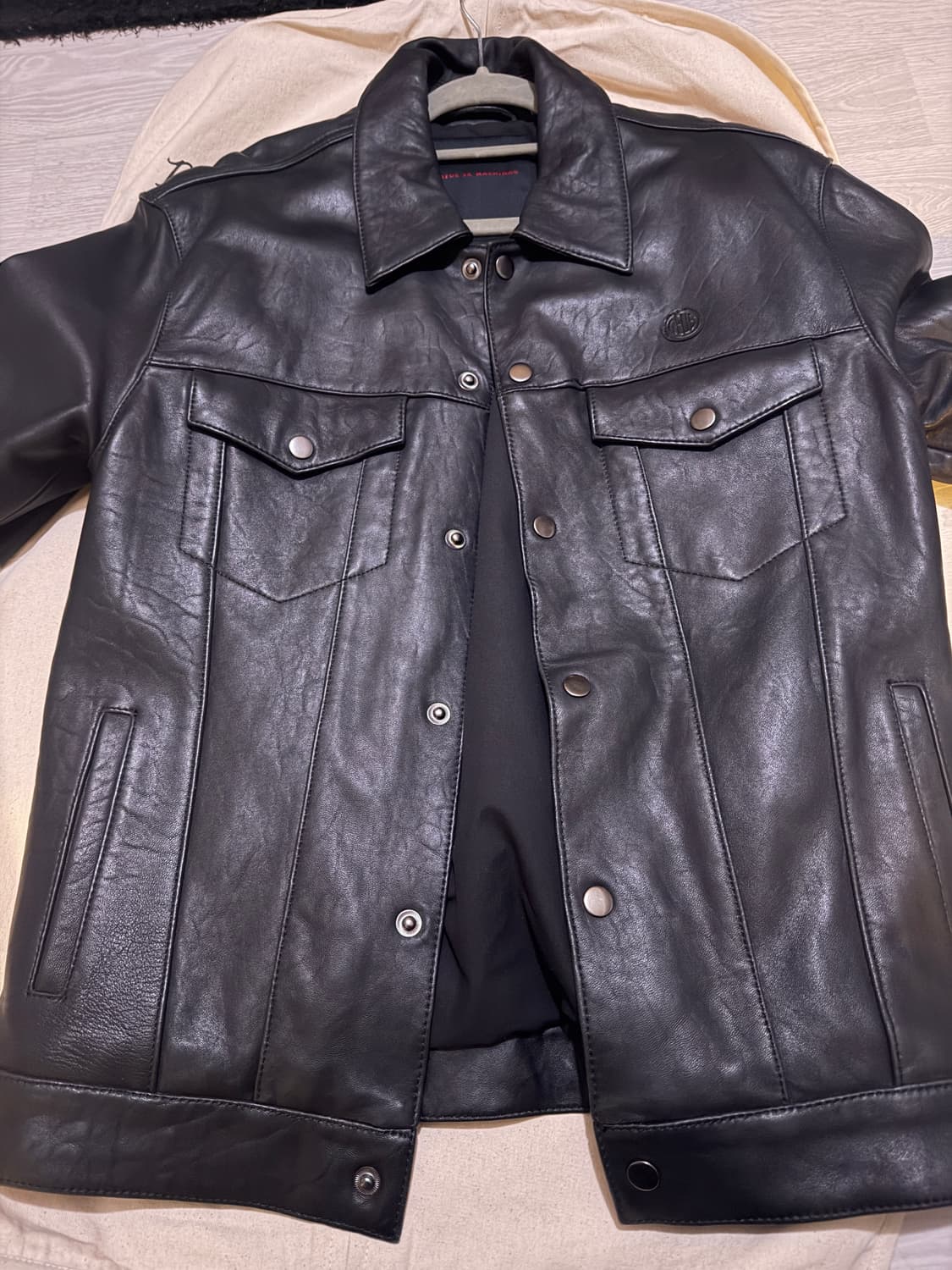 데우스 가죽자켓 판매합니다. 상품이미지3