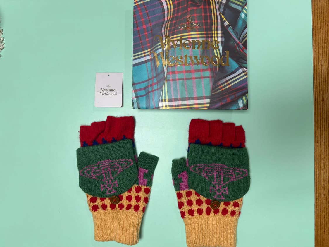 비비안웨스트우드 24FW 울 핑거리스 후드 장갑 4컬러 상품이미지1