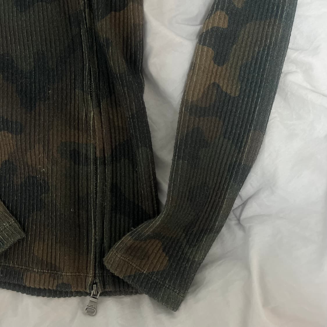 앤더슨벨 카모 니트집업 탑 상품이미지7