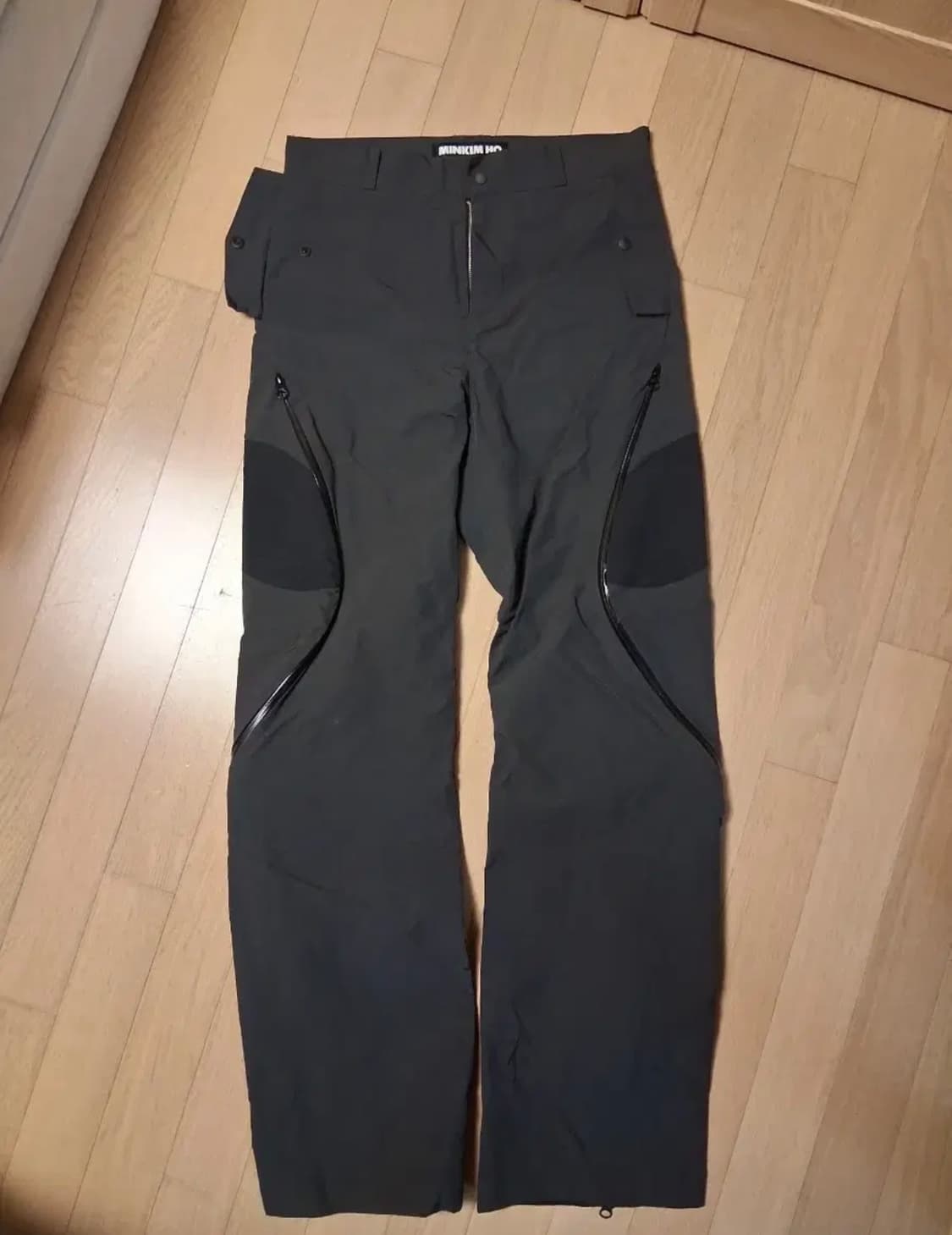 민킴호 블랙 트론 팬츠 상품이미지1