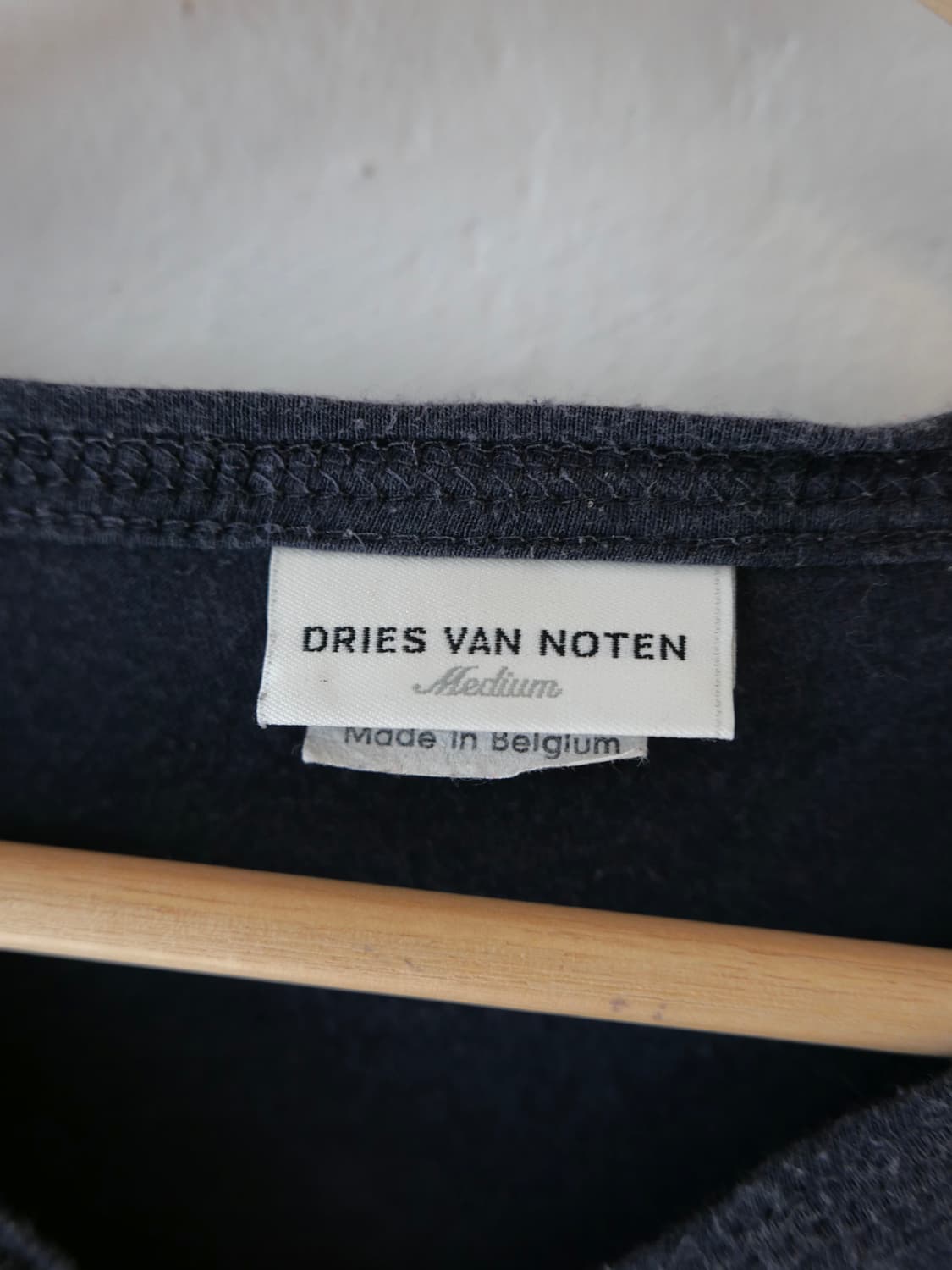 드리스 반 노튼 브이넥 롱슬리브 상품이미지4