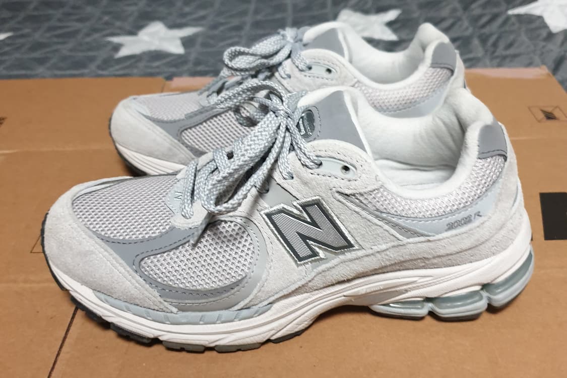 뉴발란스 2002R 스니커즈 그레이 (235) 상품이미지2