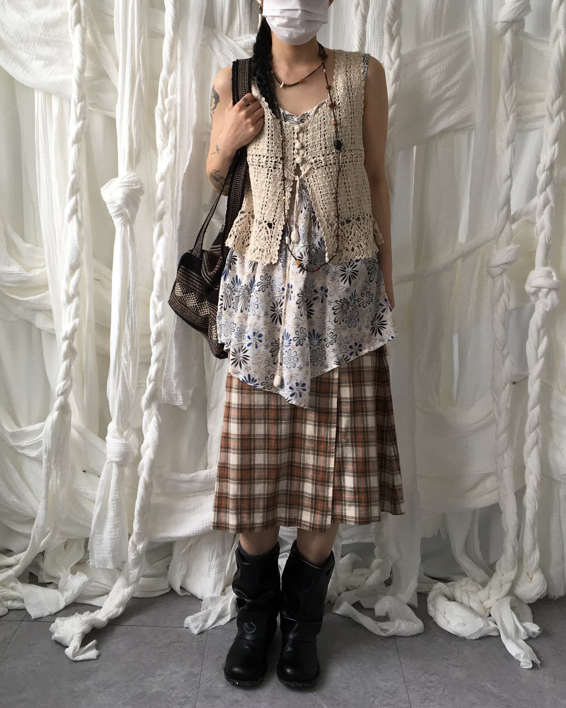 Punching button point crochet sleeveless 상품이미지1